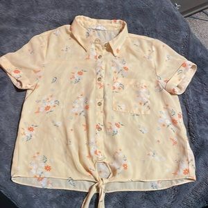 Yellow women’s size XS top